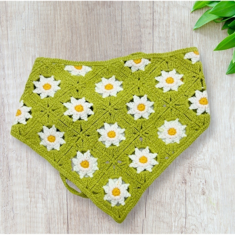 New Handmade Crochet Knitted Green Daisy Floral Triangle Headband One Size